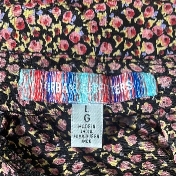 Urban Outfitters Crowley Collared women Mini Dress, with ditsy floral print - Picture 7 of 11